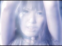 GOMK81_03 Sensual Temptress Thrills with Giant Toy's Vibrant Buzz